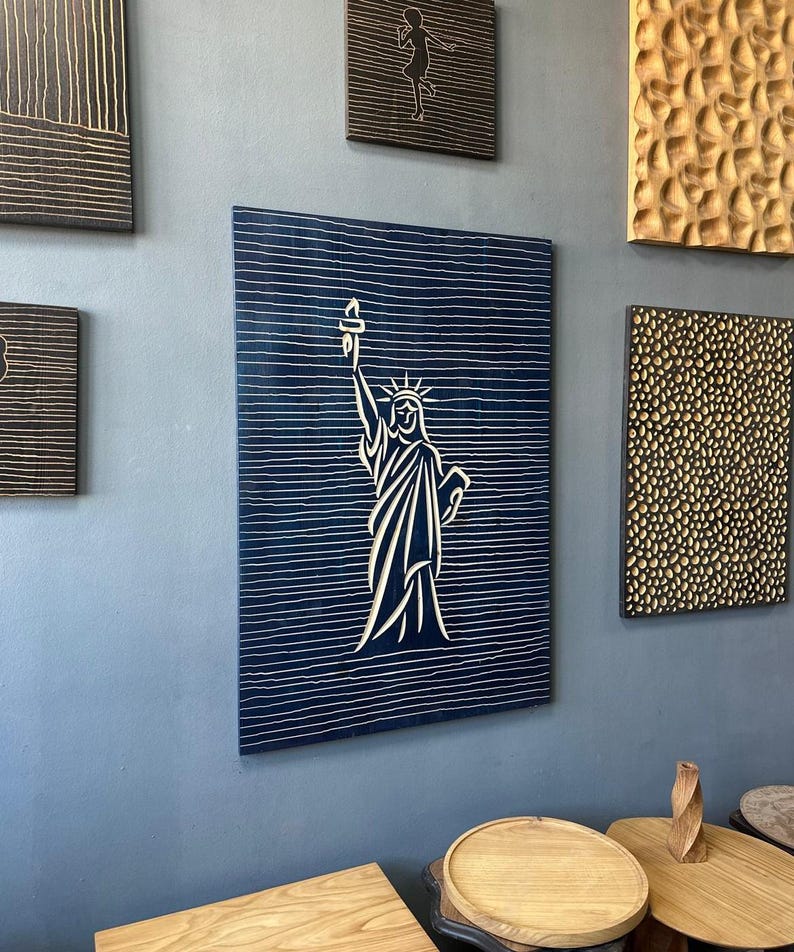 Wooden Statue of Liberty Decor – 3D Line Art Engraving - Wood Wall Hanging Decor
