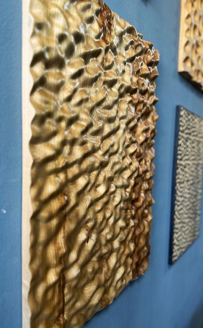 3D Carved Chestnut Wood Wall Art: Asymmetric Ripple Design